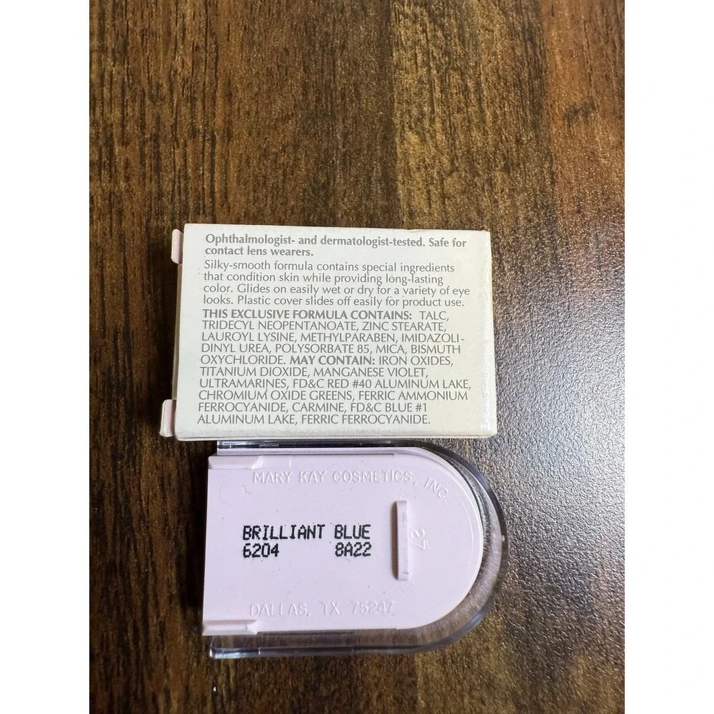 Mary Kay Powder Perfect Eye Color Brilliant Blue 6204  New Old Stock .9oz - Picture 2 of 2